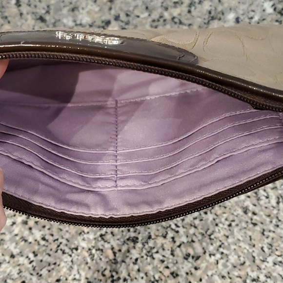 Coach Wristlet - Picture 3 of 4